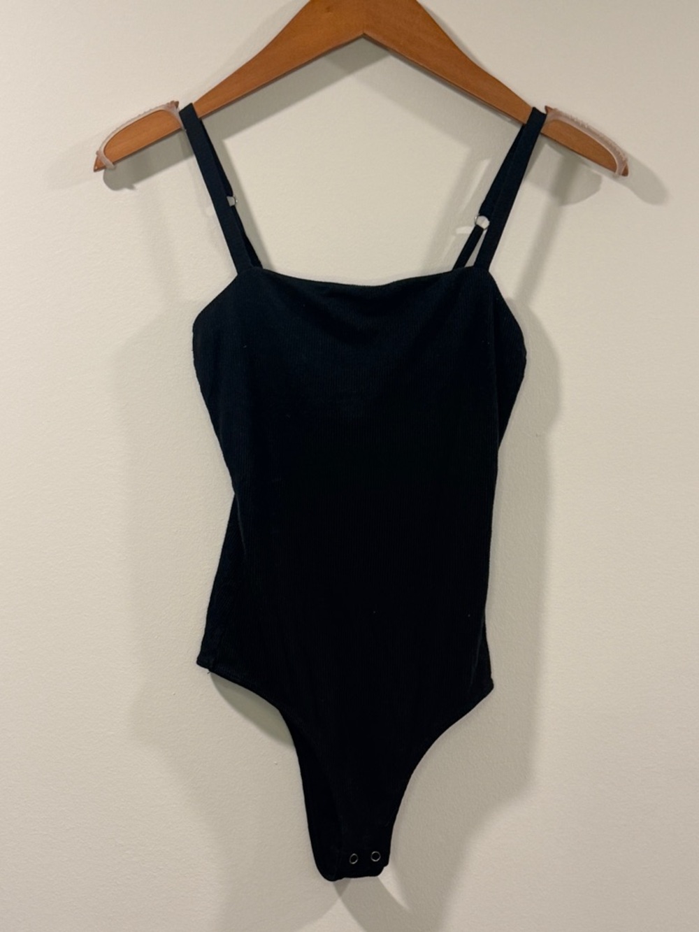 Hollister Women’s Black Stretch Scoop Neck Slim Bodysuit Size XS